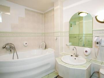Фото номера Стандартный двухместный номер с 1 кроватью Отель Hotel Dworek Wapionka г. Гужно 10